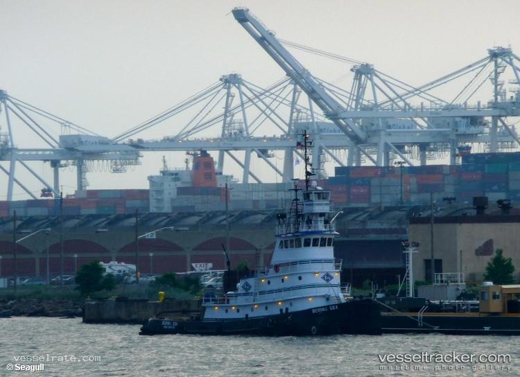 Bering-Sea - Pusher Tug vessel registered in United States of America
