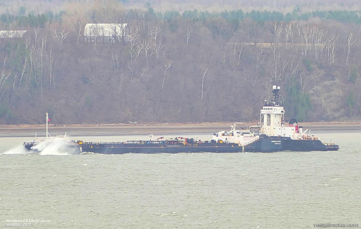 Everlast - Pusher Tug vessel registered in Canada