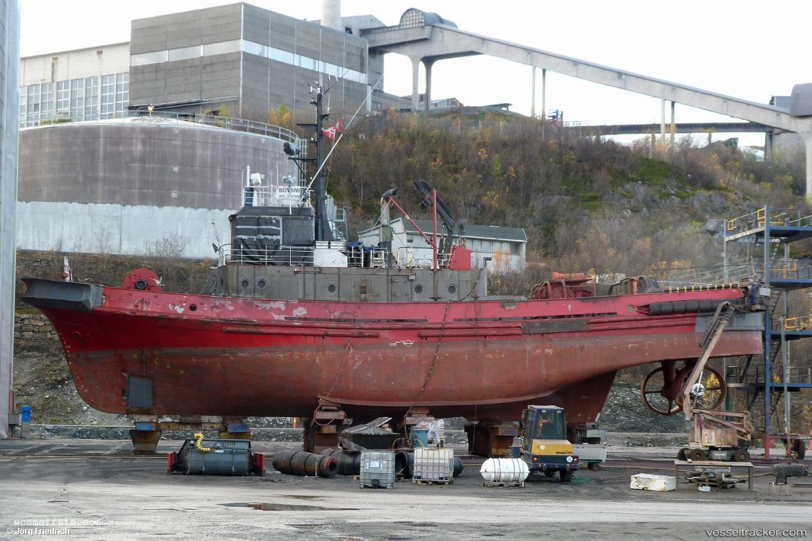 Vega - Tug vessel registered in Estonia