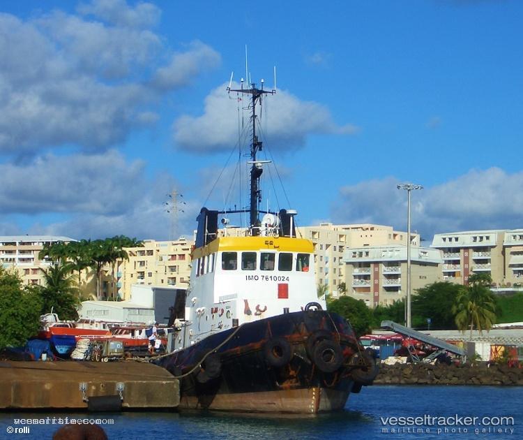 Lady-Debbie - Tug vessel registered in Saint Vincent and the Grenadines