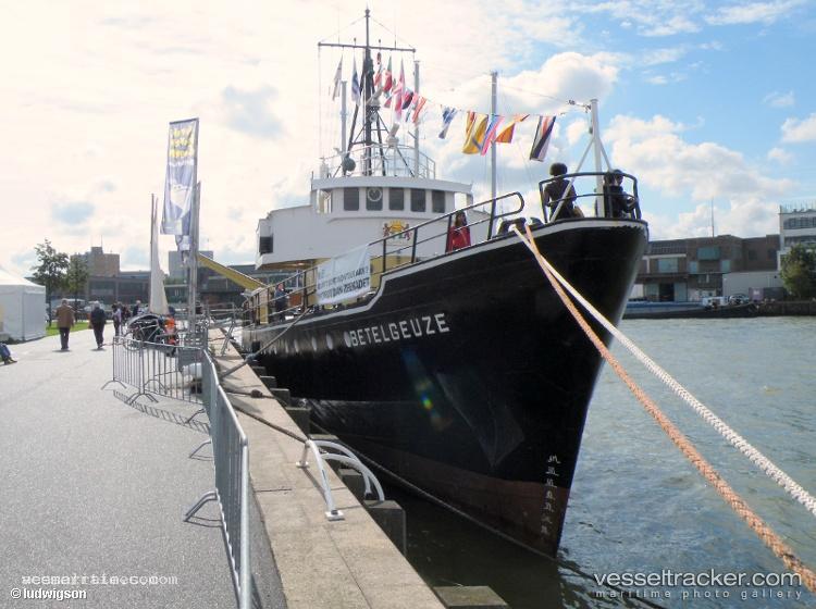 Betelgeuze - Training Ship vessel registered in Netherlands