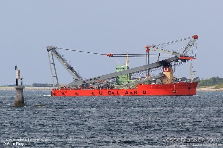 Uglen - Crane Ship vessel registered in Norway
