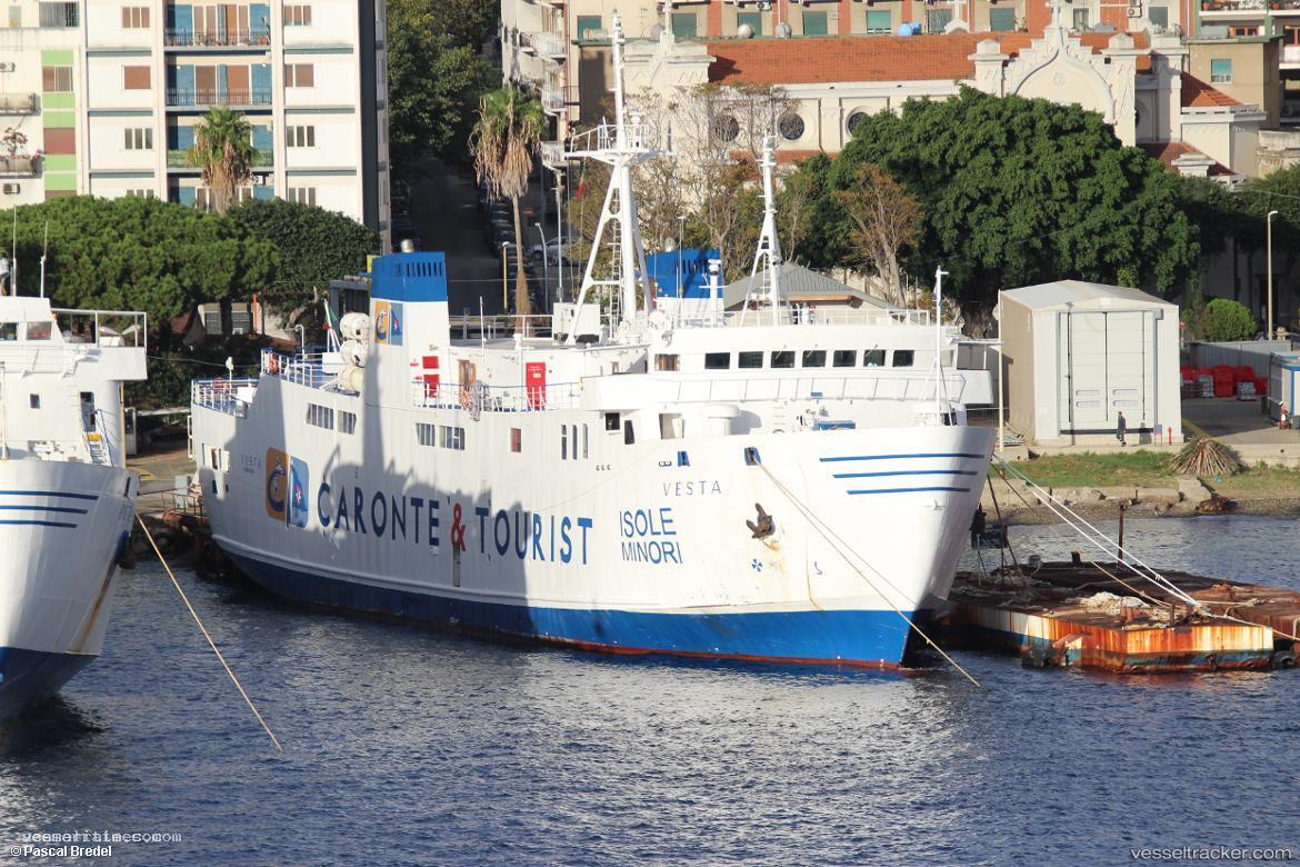 Vesta - Passenger Ro Ro Cargo Ship vessel registered in Italy
