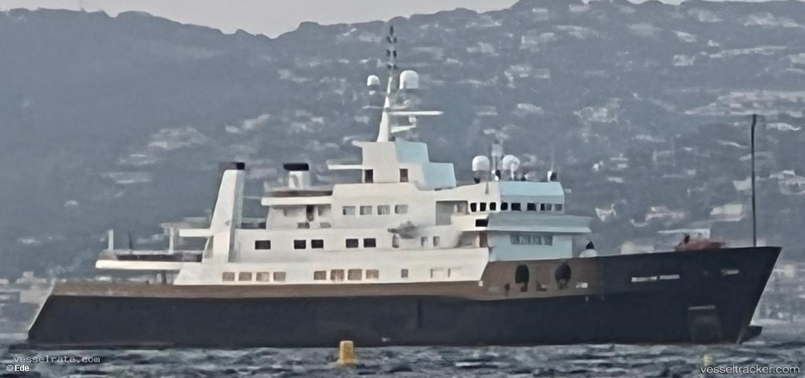 Bleu-De-Nimes - Service Ship vessel registered in Cook Islands