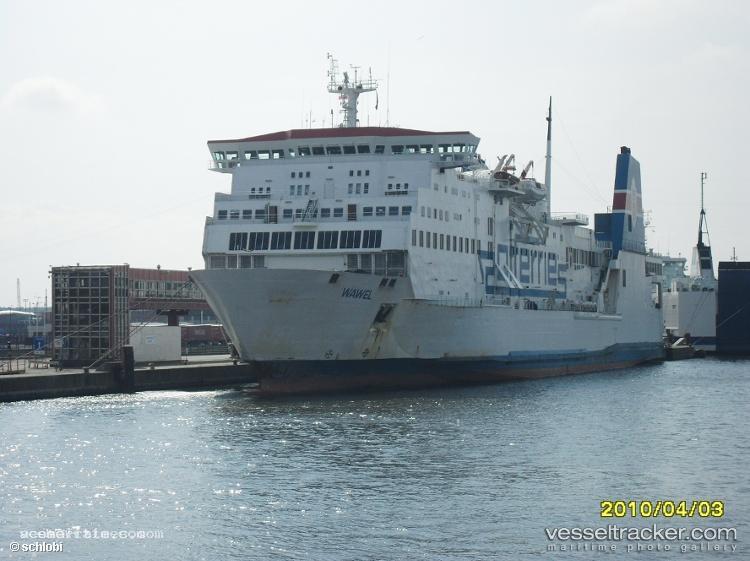 Mf-Wawel - Passenger Ro Ro Cargo Ship vessel registered in Bahamas