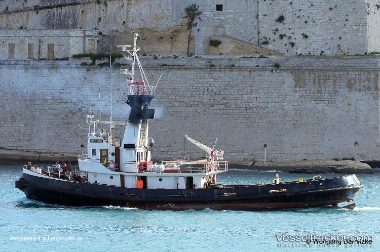 Hypsas - Tug vessel registered in Italy