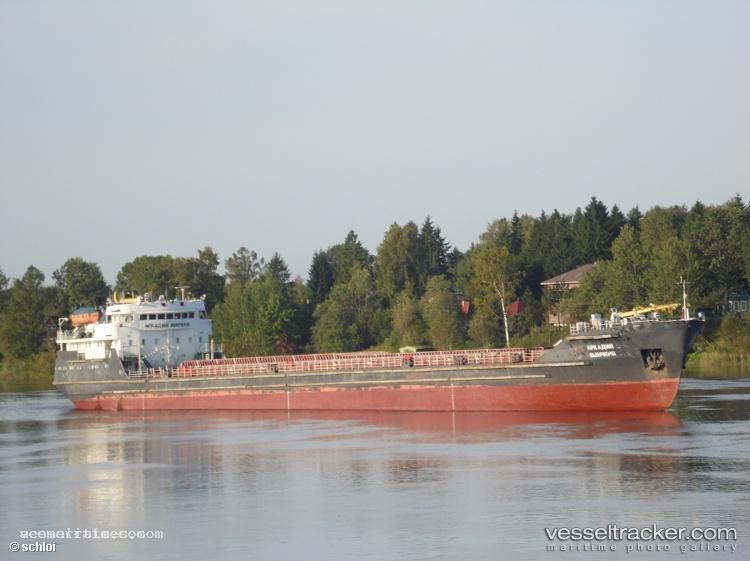 Arkadiy-Minchenya - Ore Oil Carrier vessel registered in Russia