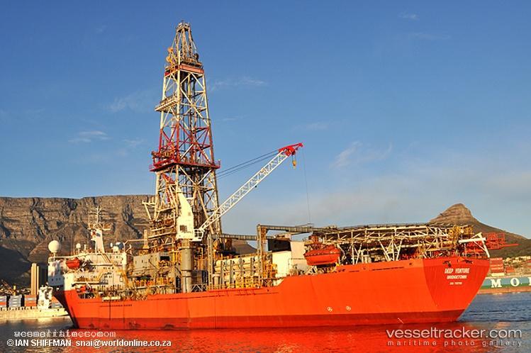 Deep-Venture - Drilling Ship vessel registered in Bahamas