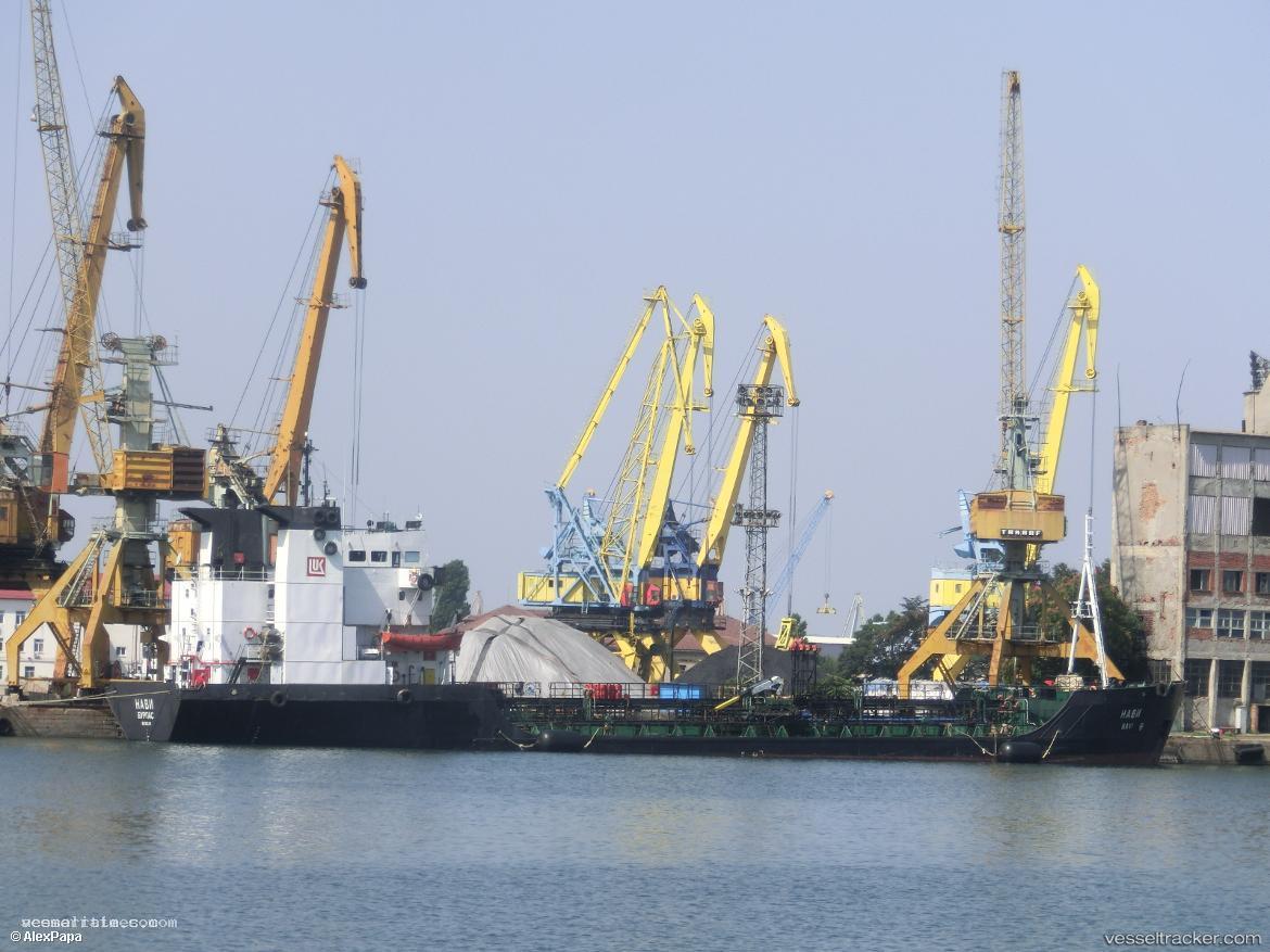 Navi - Oil Products Tanker