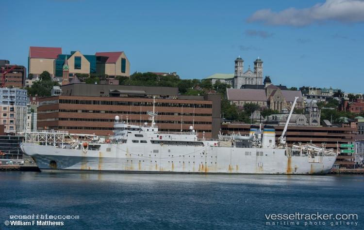 Us-Government-Vessel - Naval Naval Auxiliary vessel registered in United States of America