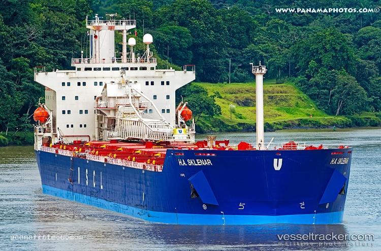 Rt-Malbec - Self Discharging Bulk Carrier vessel registered in Liberia