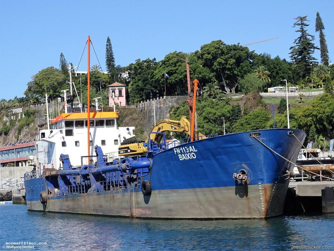 Baixio - Hopper Dredger vessel registered in Portugal