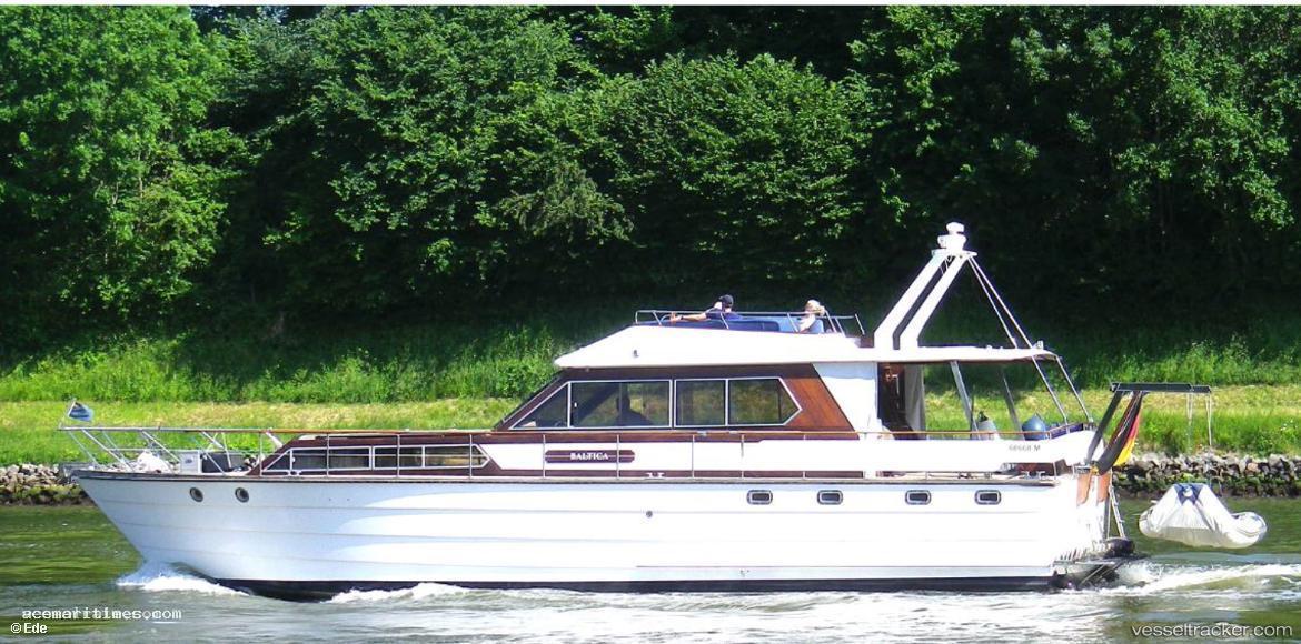 Baltica - Buoy Lighthouse Vessel vessel registered in Sweden