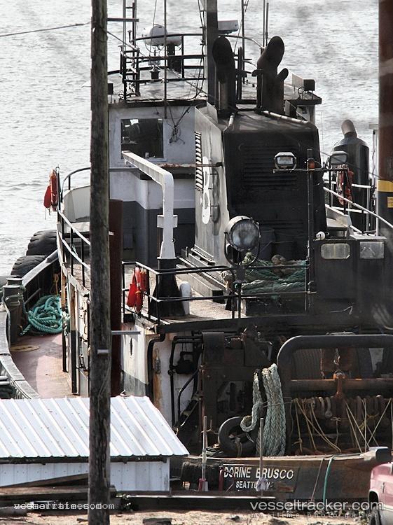 Dorine.brusco - Tug vessel registered in United States of America