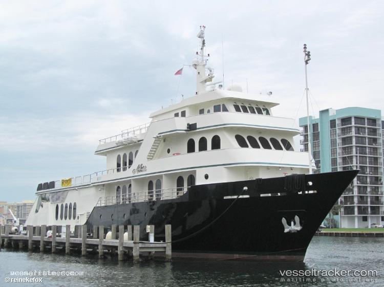 My-Global - Service Ship vessel registered in Cayman Islands