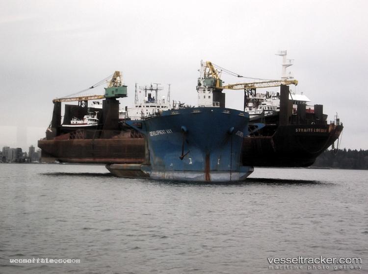 Development-Way - Heavy Load Carrier vessel registered in Panama