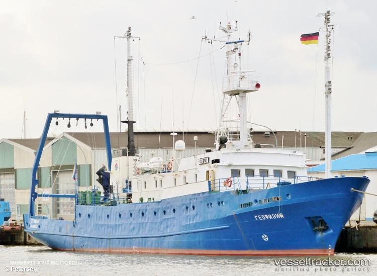 Geofizik - Research Vessel vessel registered in Russia