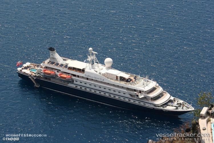 Seadream-1 - Cruise Ship vessel registered in Bahamas
