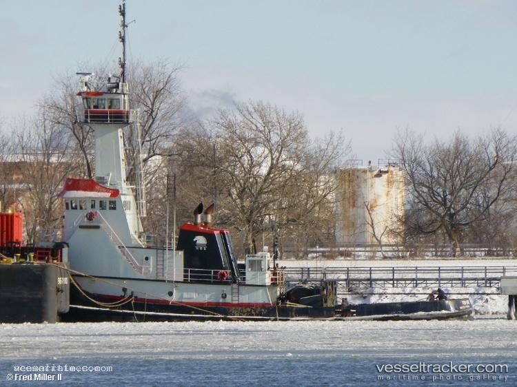 Genesis-Freedom - Tug vessel registered in United States of America
