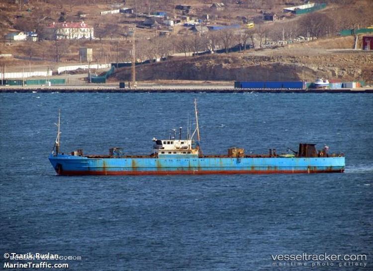 Refrigerator-605 - Refrigerated Cargo Ship vessel registered in Russia