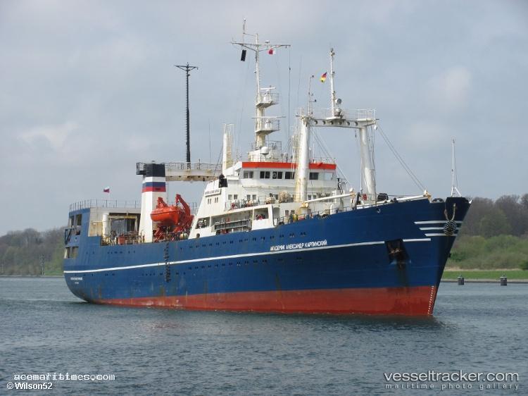 Ak.-A.-Karpinskiy - Research Vessel vessel registered in Russia