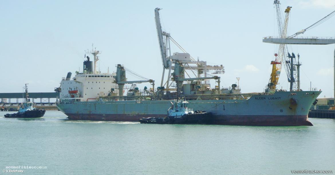 Luga - Cement Carrier vessel registered in Bahamas