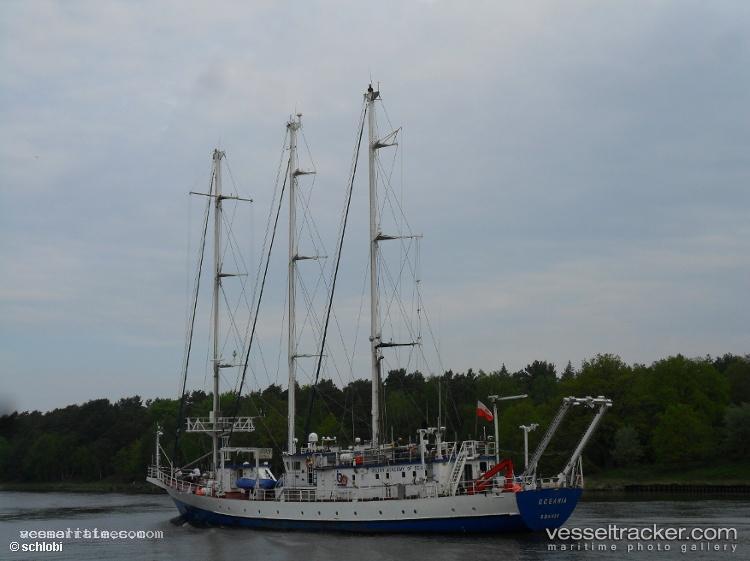 Oceania - Research Vessel vessel registered in Poland