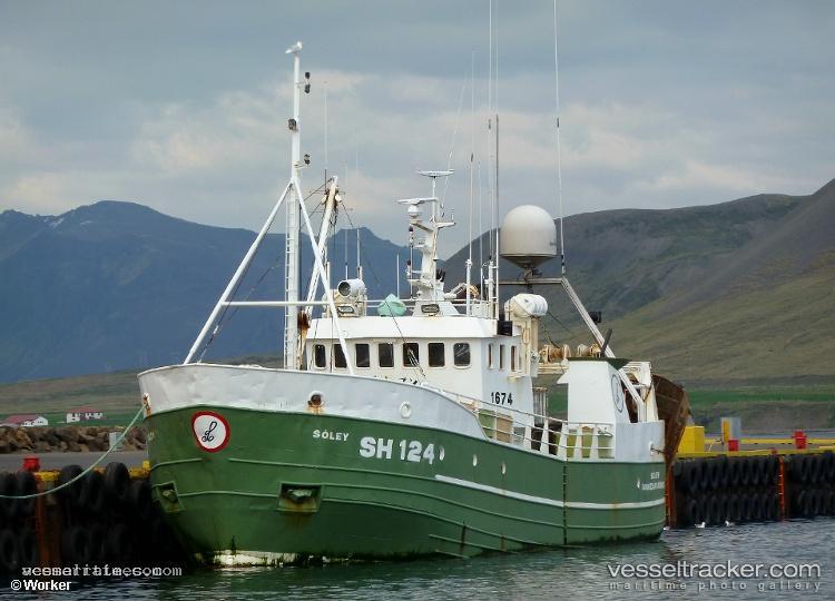 Isaac-F - Fishing Vessel vessel registered in Cameroon
