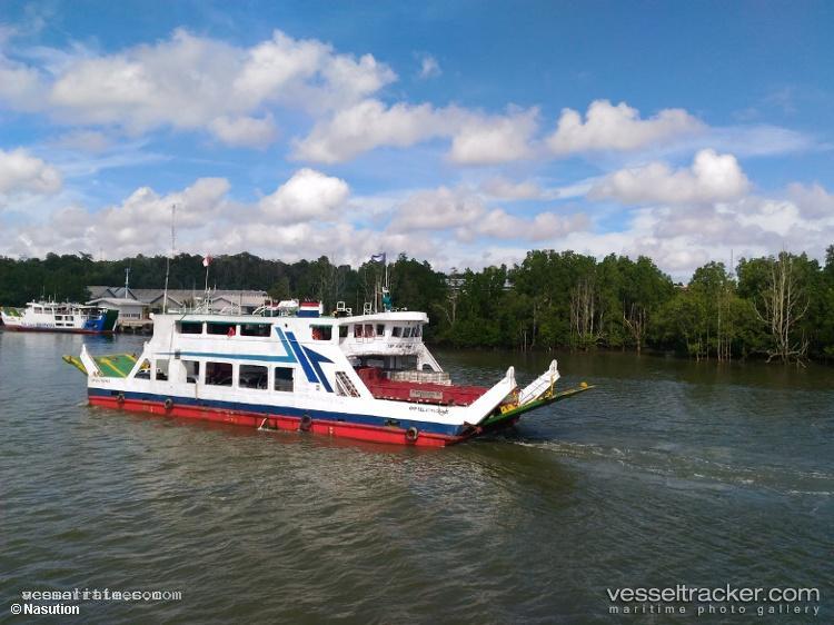 Kmp.-Selat-Madura-2 - Passenger Ship vessel registered in Indonesia