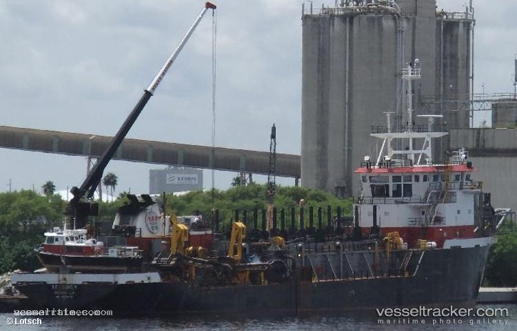 Lindway - Hopper Dredger vessel registered in Belize