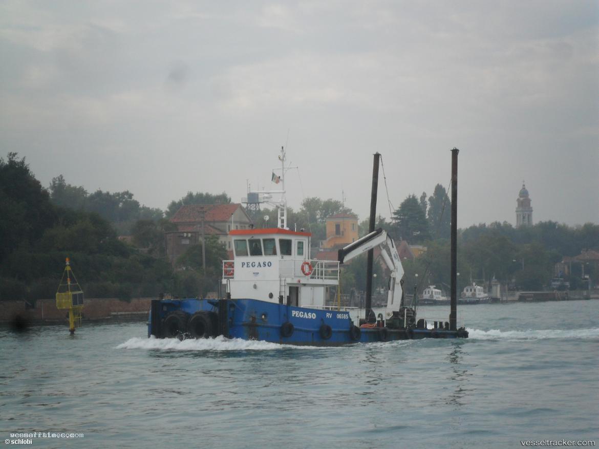 Claudio-Cucco - Hopper Dredger vessel registered in Italy