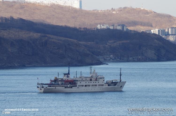 Akademik-Oparin - Research Vessel vessel registered in Russia