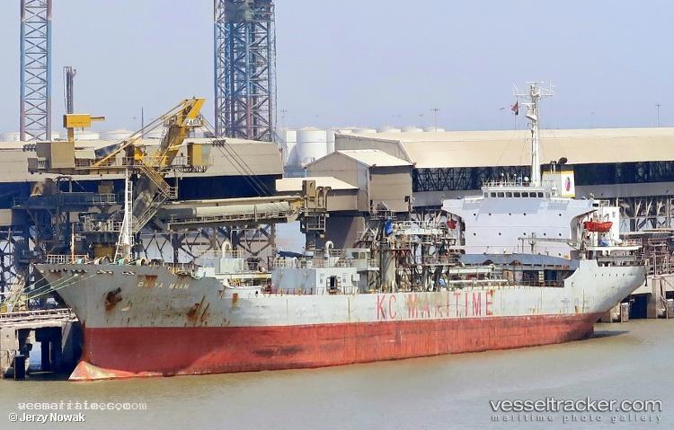 Darya-Maju - Cement Carrier