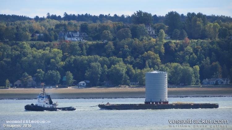 Leonard-M - Tug vessel registered in Canada