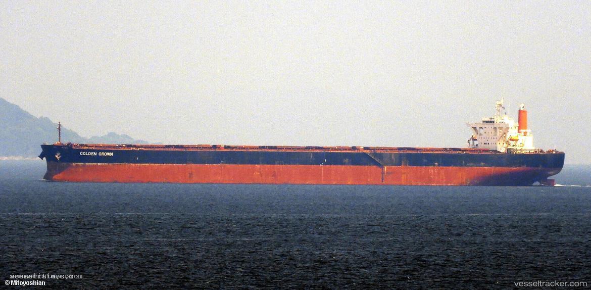 Golden-Crown - Refrigerated Cargo Ship vessel registered in Panama