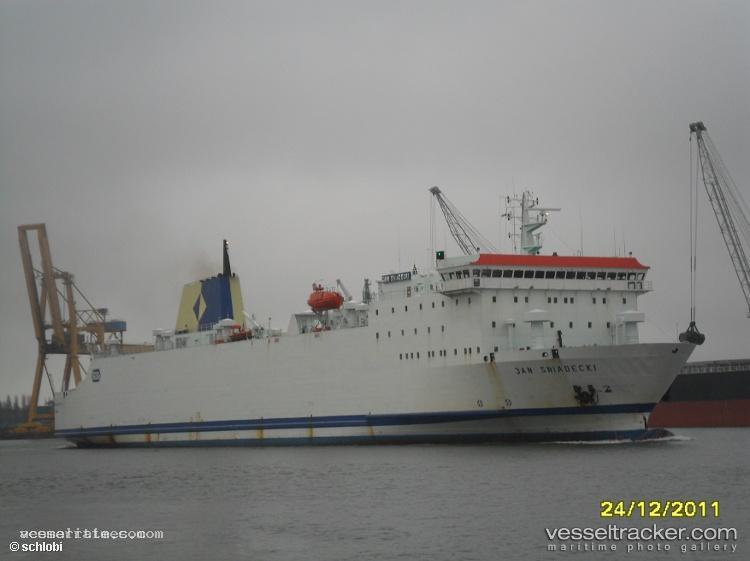Thalassitis - Passenger Ro Ro Cargo Ship vessel registered in Cyprus