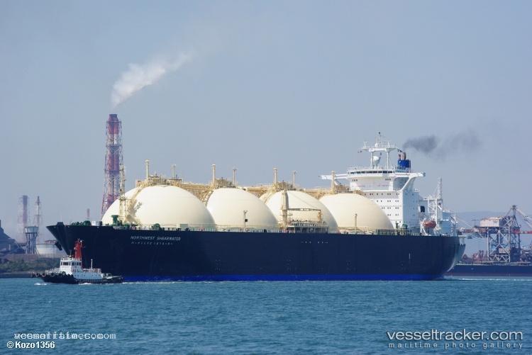 Karmol-Lngt-Asia - Fsru Tanker vessel registered in Liberia