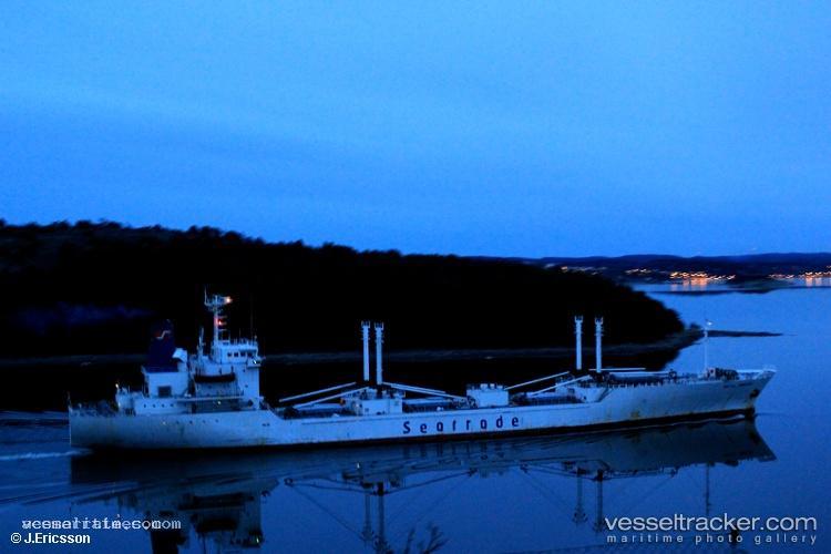 Qihang - Refrigerated Cargo Ship vessel registered in Vanuatu