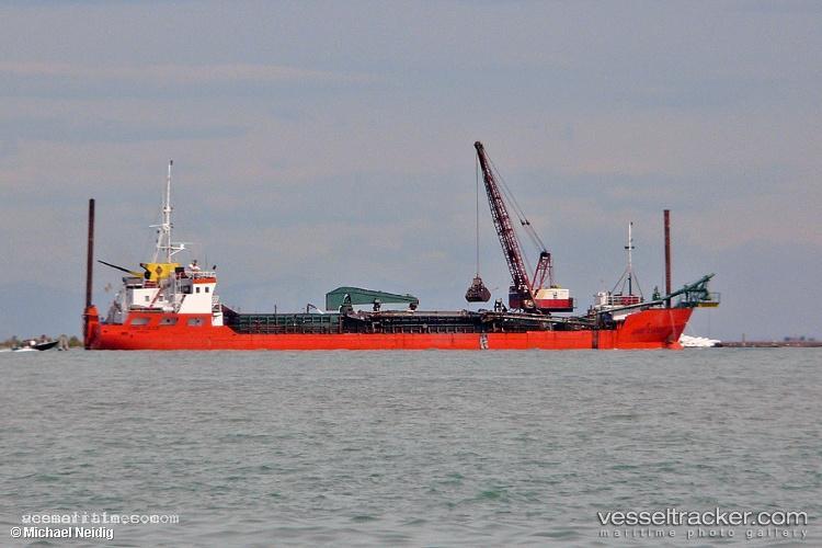 Gino-Cucco - Hopper Dredger vessel registered in Italy