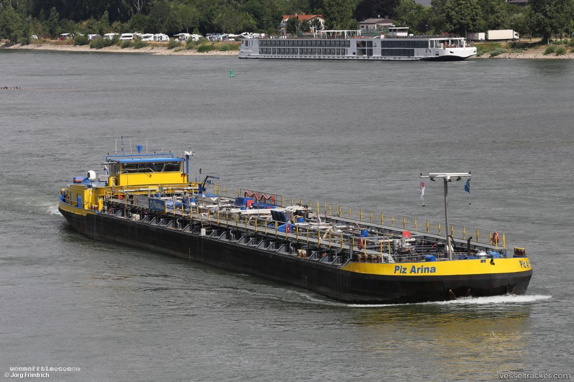 Piz-Arina - Other Tanker vessel registered in Netherlands