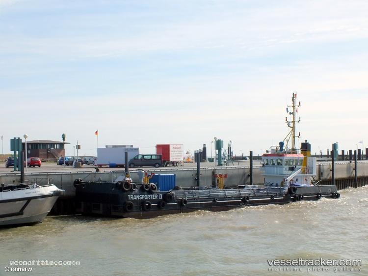 Transporter-Ii - Waste Disposal Vessel vessel registered in Germany