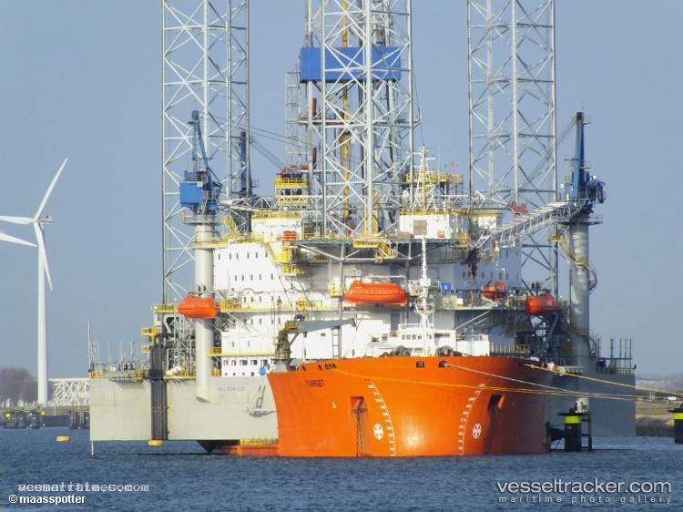 Target - Heavy Load Carrier vessel registered in Curacao