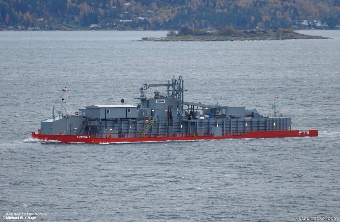 Fjordkalk - Barge Carrier