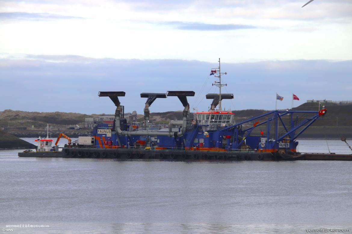 Faunus - Dredger vessel registered in Netherlands
