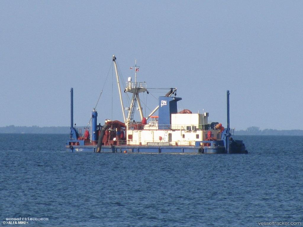 Tyr-R - Dredger vessel registered in Denmark
