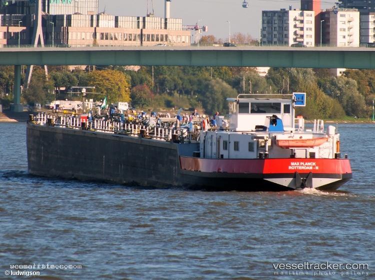 Max-Planck - Other Tanker vessel registered in Netherlands