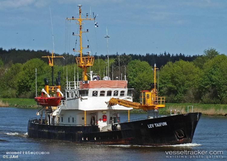Taifun - Buoy Lighthouse Vessel vessel registered in Germany