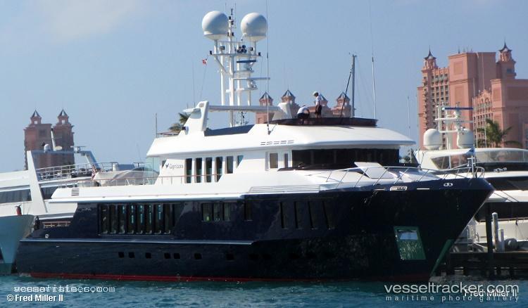 Dede - Service Ship vessel registered in Marshall Islands