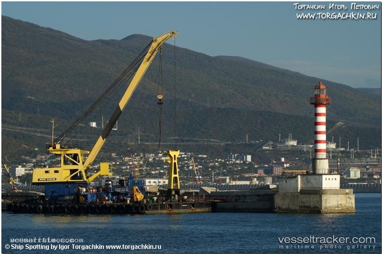 Inzhener-Podlesniy - Crane Ship vessel registered in Russia