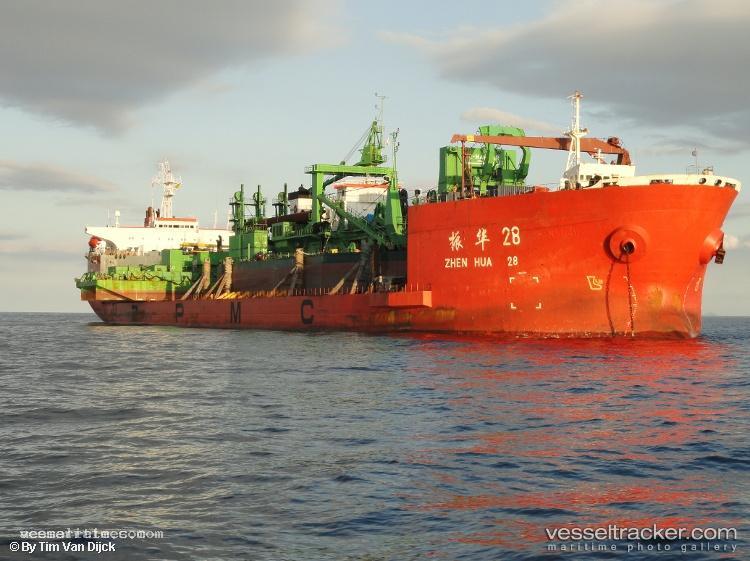 Zhen-Hua-28 - Heavy Load Carrier vessel registered in Hong Kong